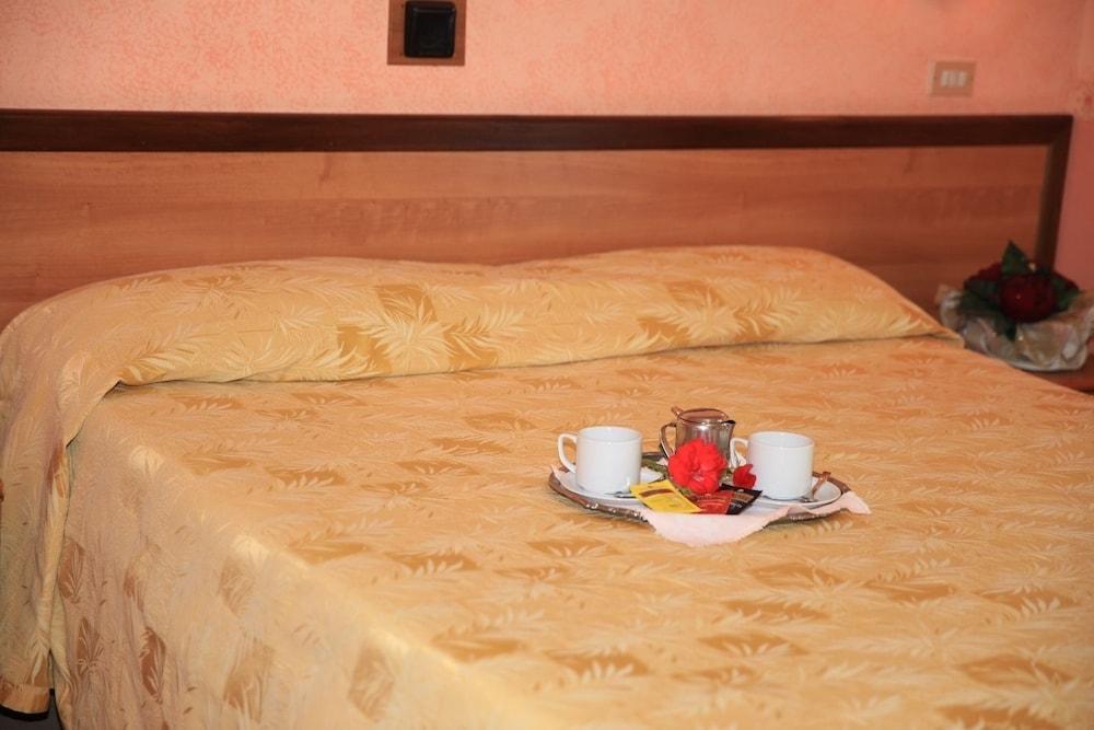 פיוג'י Hotel Ludovici מראה חיצוני תמונה