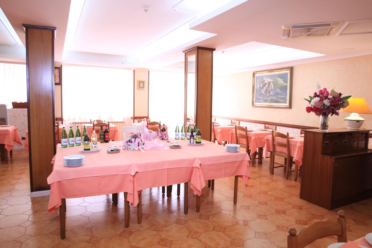 פיוג'י Hotel Ludovici מראה חיצוני תמונה