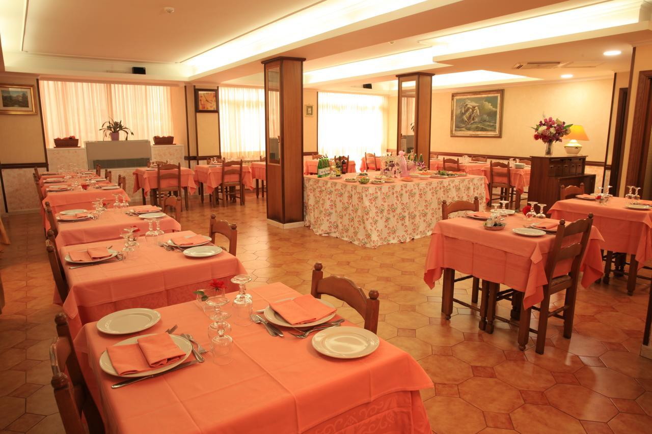 פיוג'י Hotel Ludovici מראה חיצוני תמונה