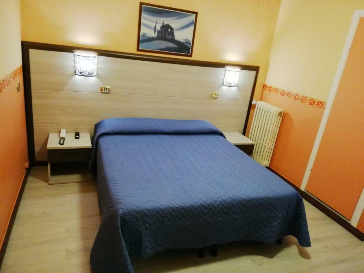 פיוג'י Hotel Ludovici מראה חיצוני תמונה
